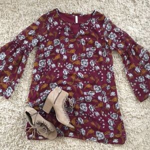 Dress with bell sleeves